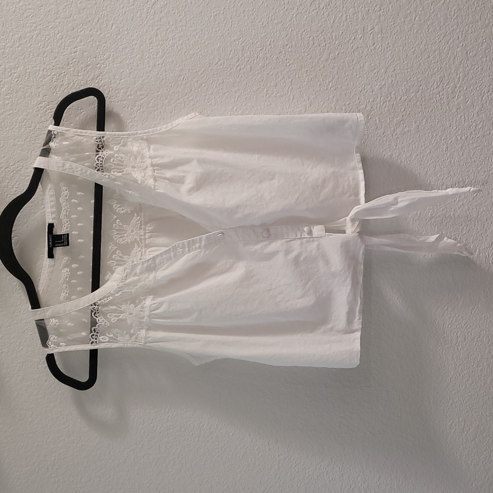 Forever 21 White Lace Button Down Front Tie Sleeveless Top (S)